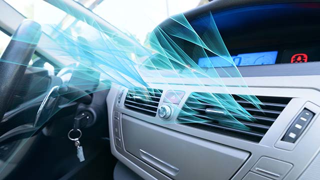 Pentingnya Menyalakan AC Saat Memanaskan Mobil